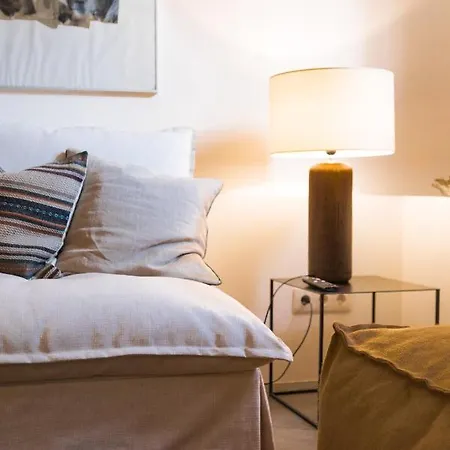 Stylish Tailor Made Flat Apartment *