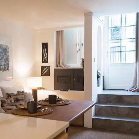 Stylish Tailor Made Flat Apartment Lisbon